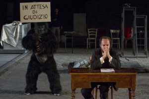 "In attesa di giudizio", regia di Roberto Andò.